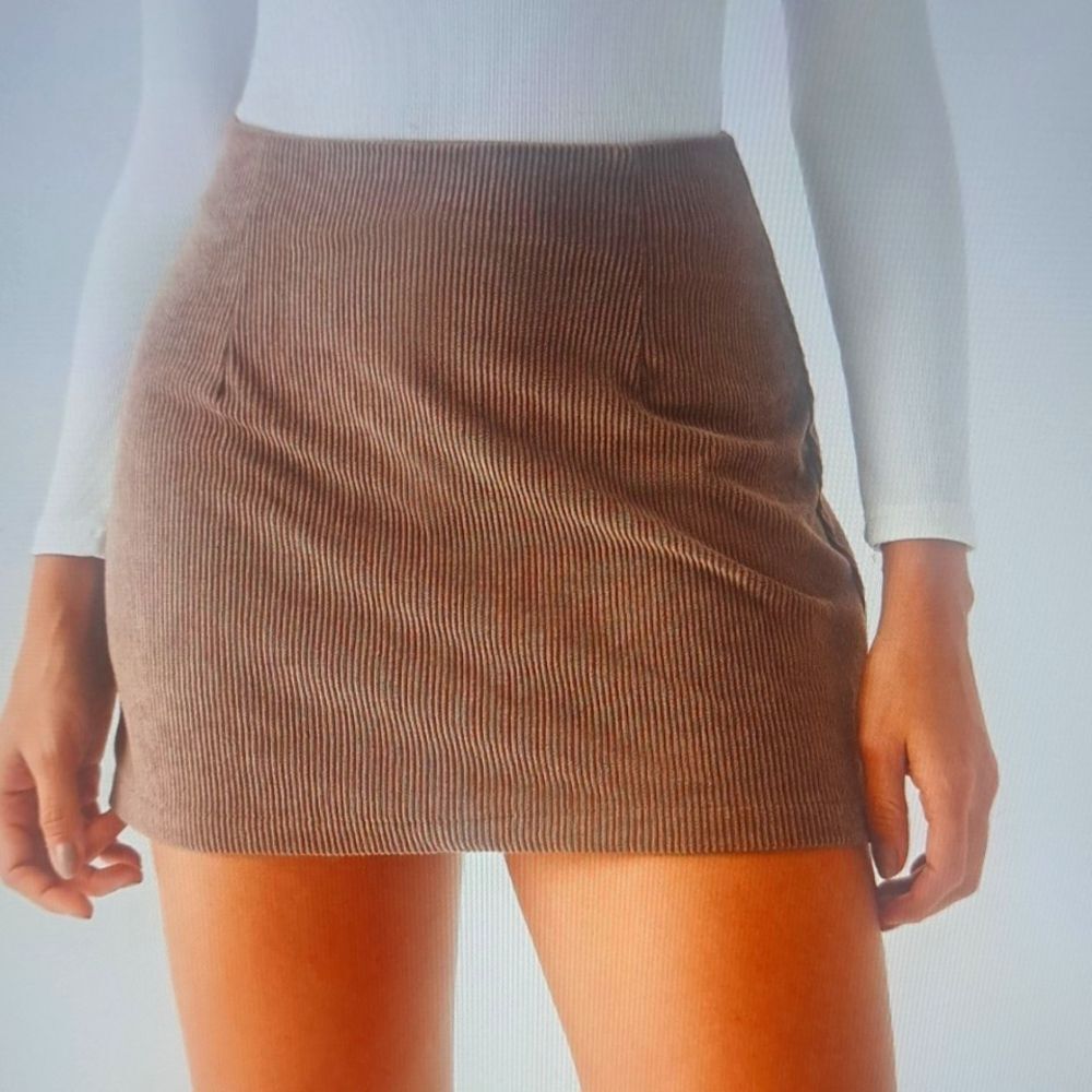 XLARGE     HALARA A LINE CORDUROY 2 IN 1 SKORT